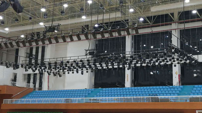 How to design the lighting of the multi-functional gymnasium, and which lamps should be equipped?
