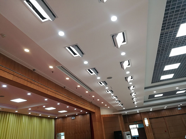 School lecture hall stage lighting configuration