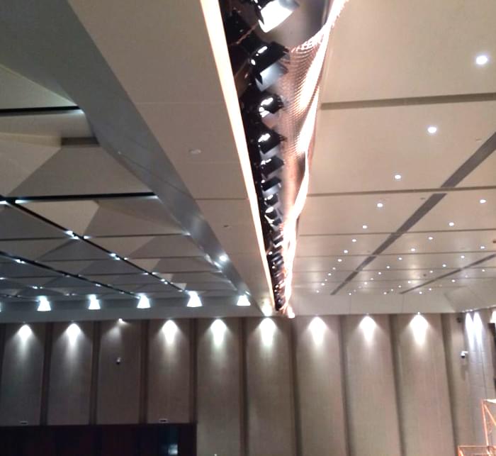 Zhaoqing Dinghu Theater LED surface light design effect