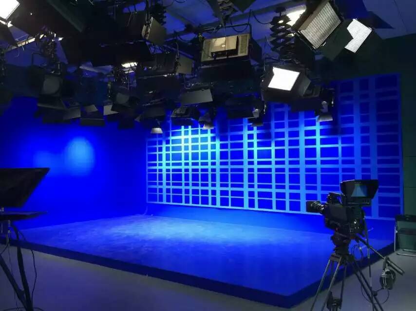 Virtual blue box studio lighting