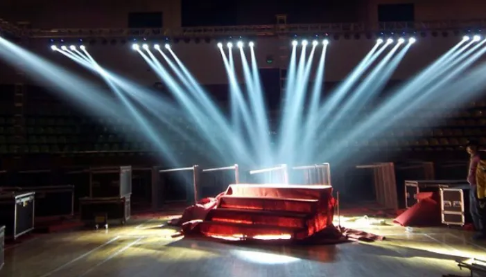 Where is the way out for the domestic stage lighting industry